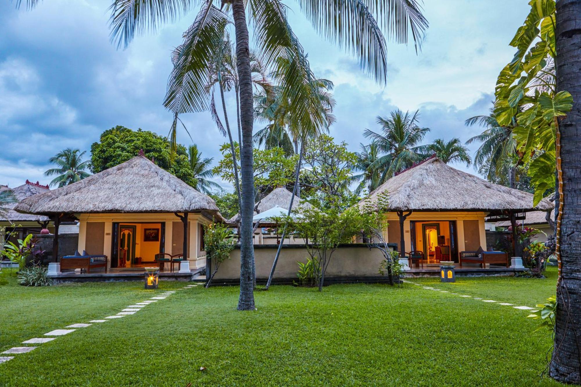 Hotel Puri Bagus Lovina Exterior foto