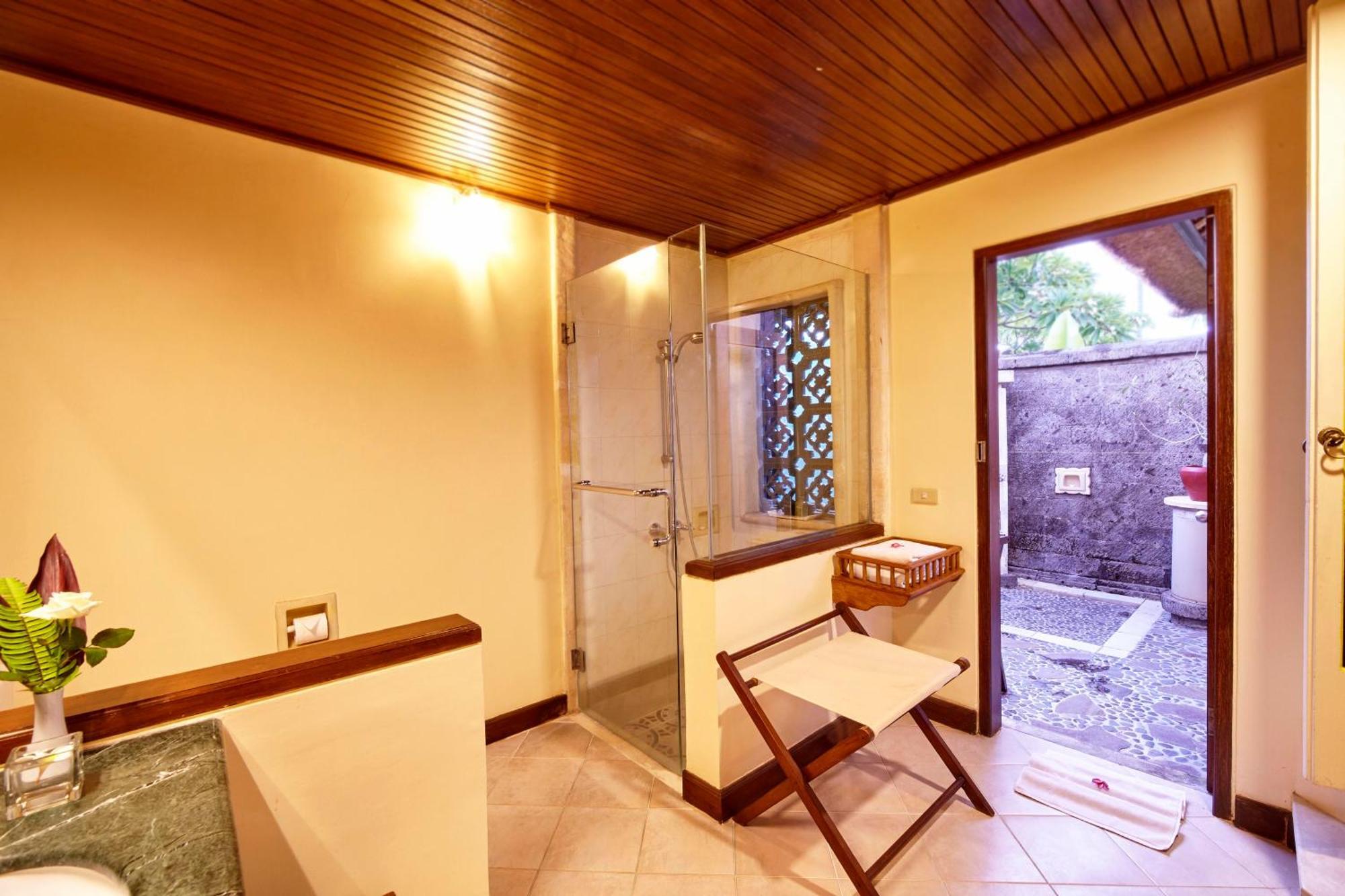 Hotel Puri Bagus Lovina Exterior foto